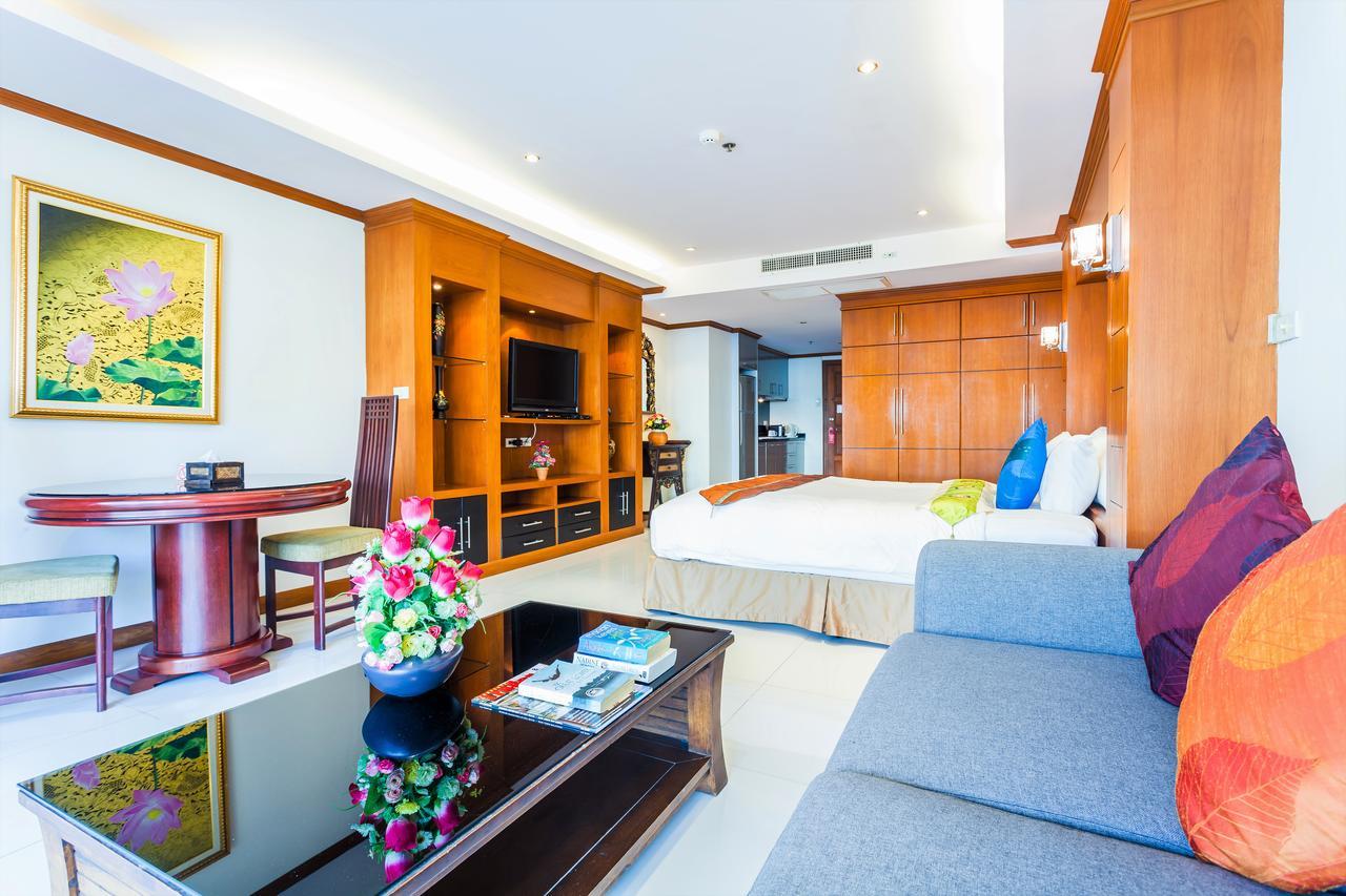Tara Court Hotel Pattaya Exterior photo