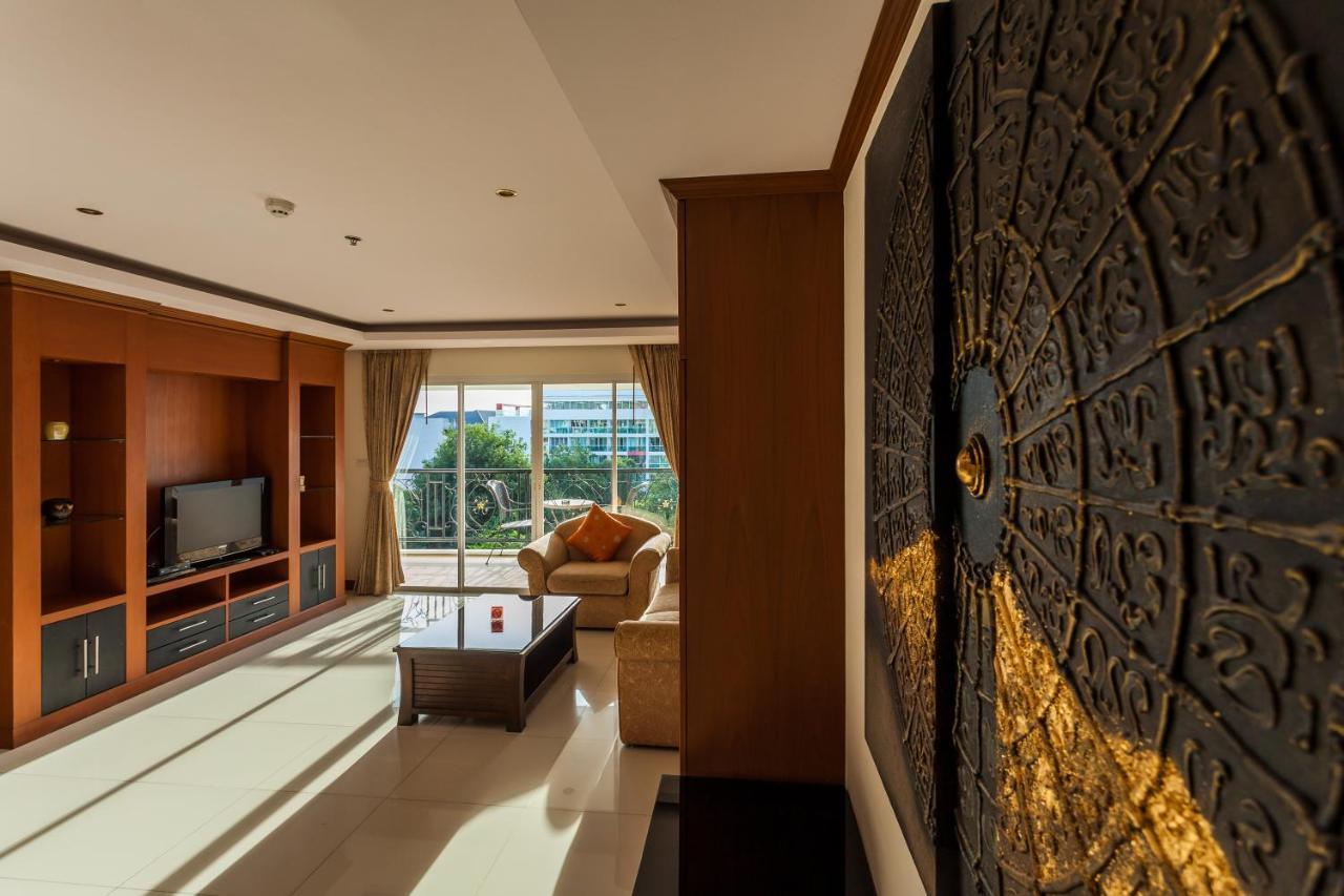 Tara Court Hotel Pattaya Exterior photo